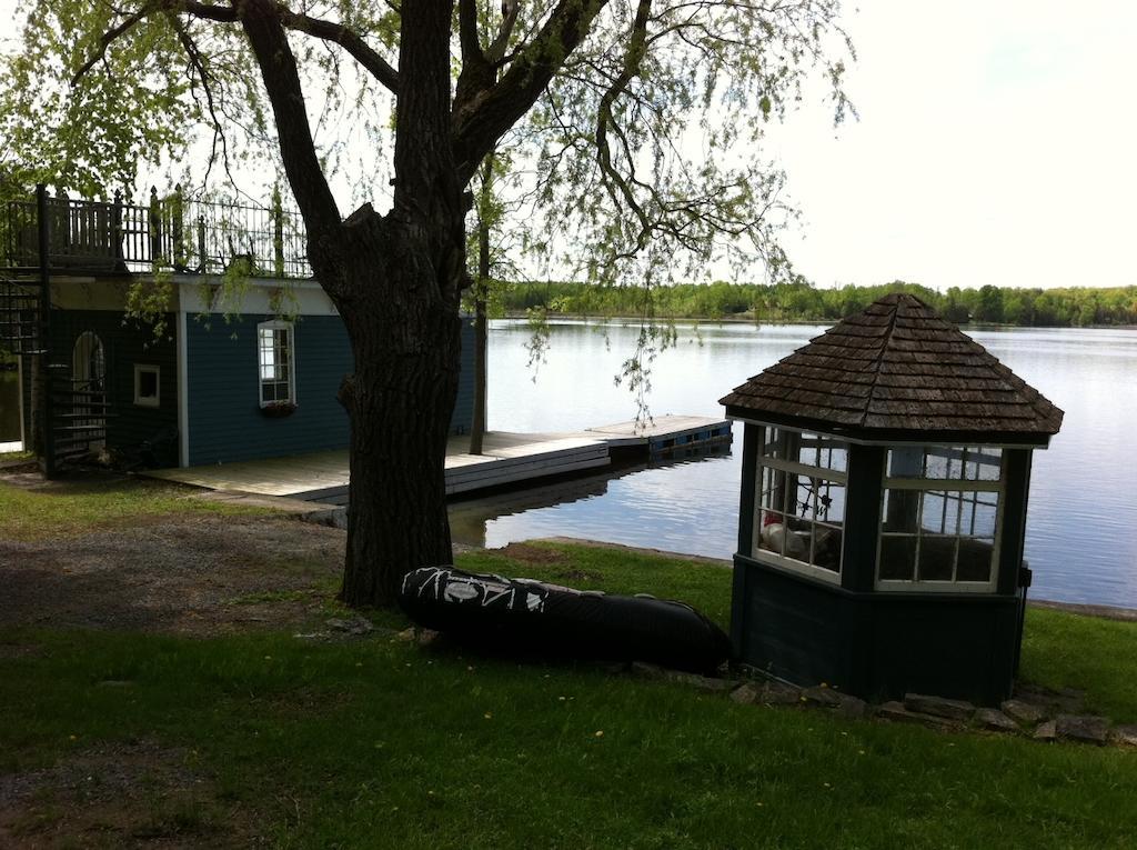 Windswept On The Trent Hotel Campbellford Buitenkant foto