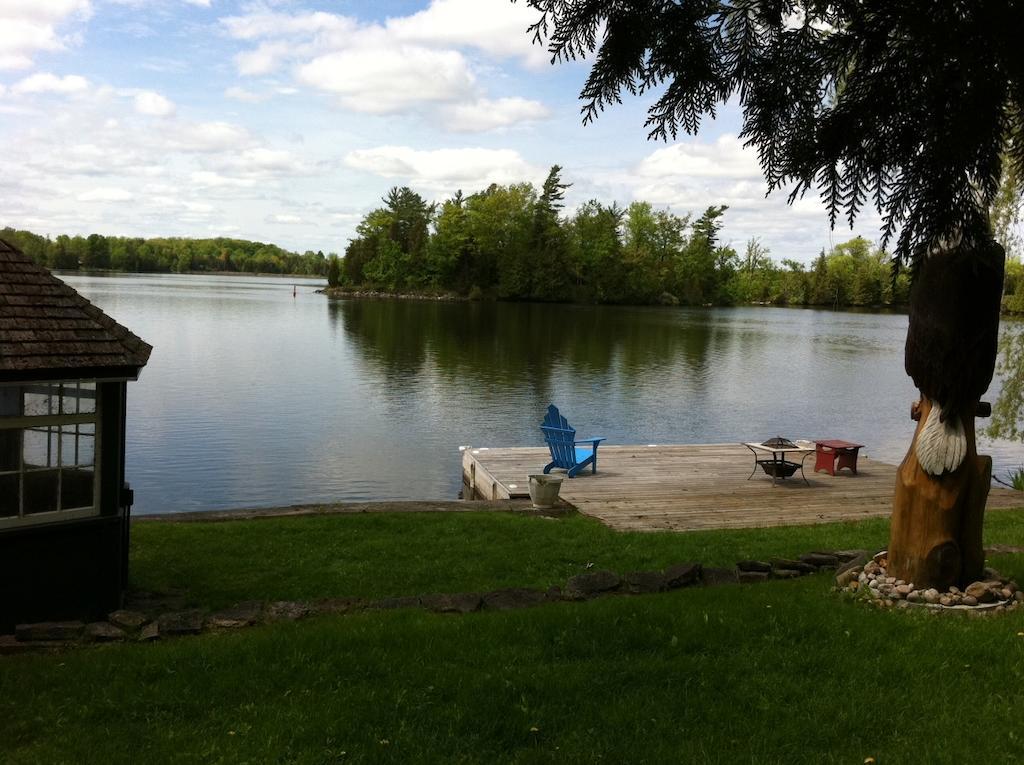 Windswept On The Trent Hotel Campbellford Buitenkant foto