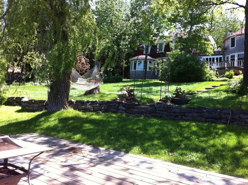 Windswept On The Trent Hotel Campbellford Buitenkant foto